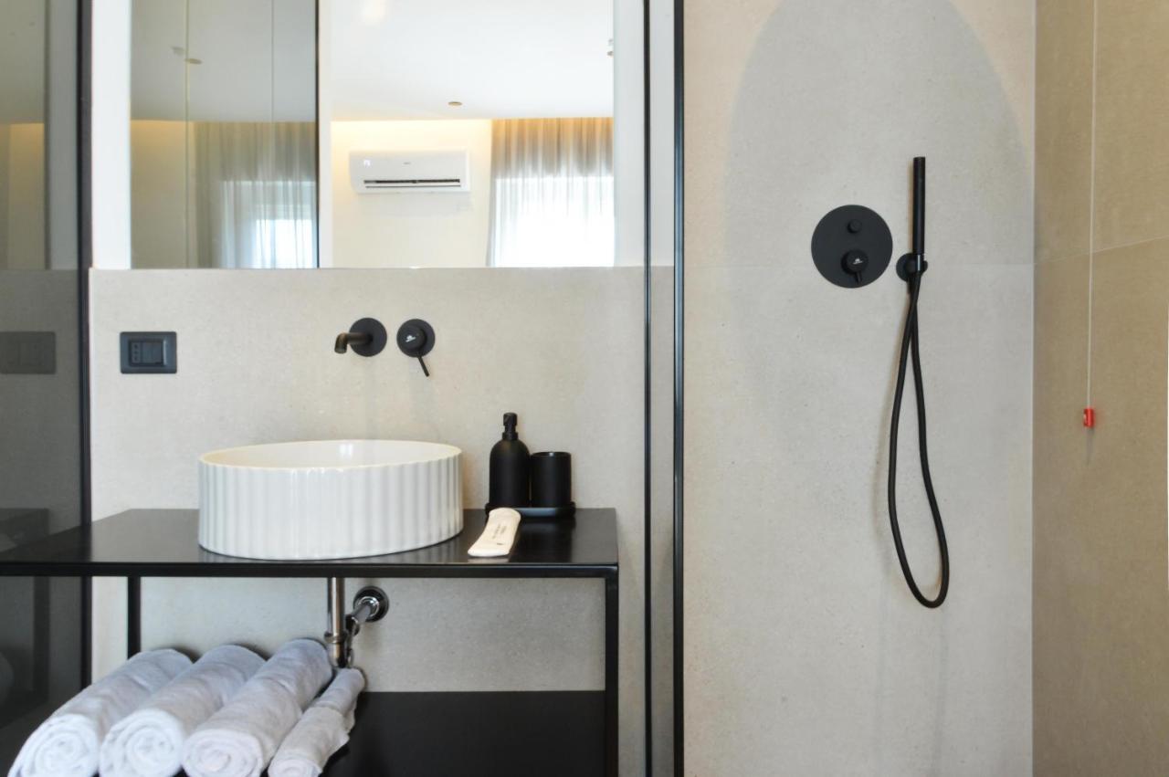 Adriatic Luxury Suites Пескара Екстериор снимка